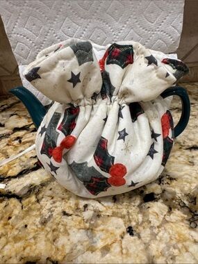 Festive Star & Holly Tea Cozy - Red, Green, White